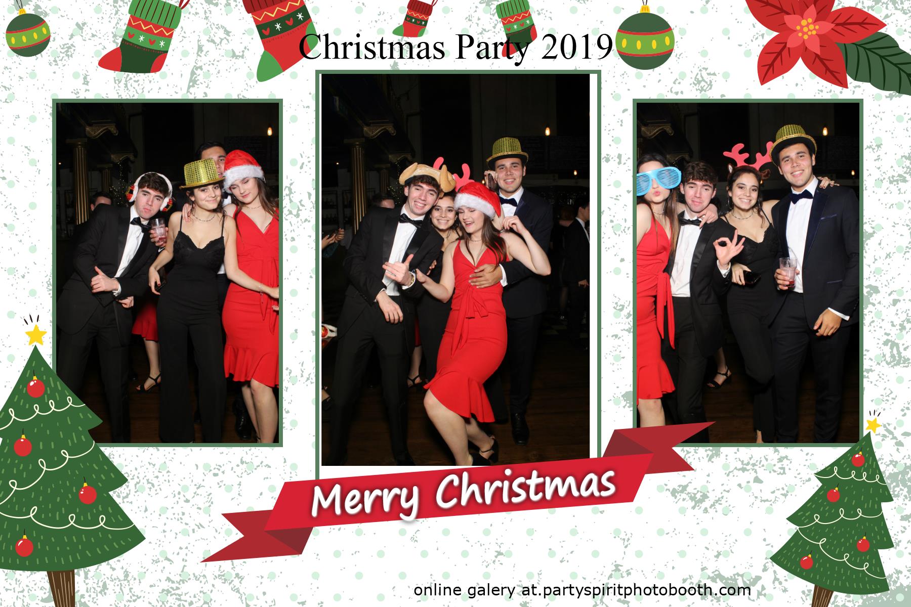 Christmas Party | View more photos from the event at gallery.partyspiritphotobooth.com/u/PartySpiritPhotoBooth/Christmas-Party-0